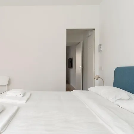 Guesthost - Cozy Balcony Porta Romana ミラノ