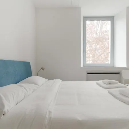 Guesthost - Cozy Balcony Porta Romana アパート *